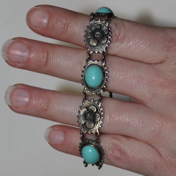 Vtg Flower Bracelet Turquoise Glass Silver Tone - Picture 8 of 8